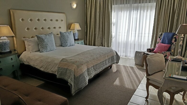 Mandyville Hotel