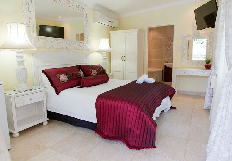 Hostal La Barune Guest House