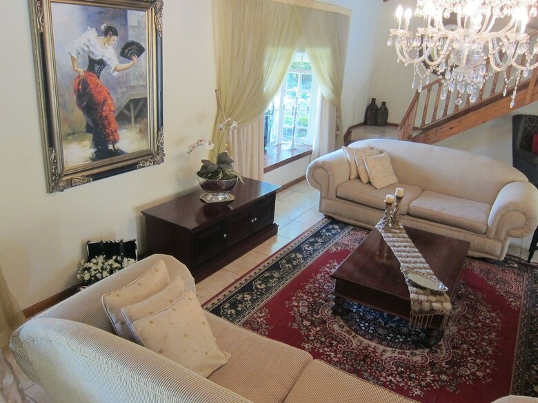 Hostal La Barune Guest House