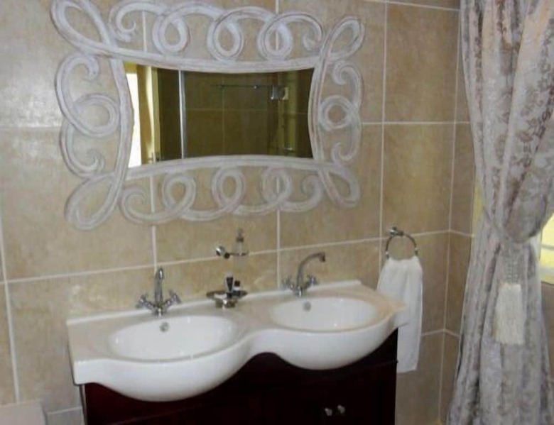 Hostal La Barune Guest House