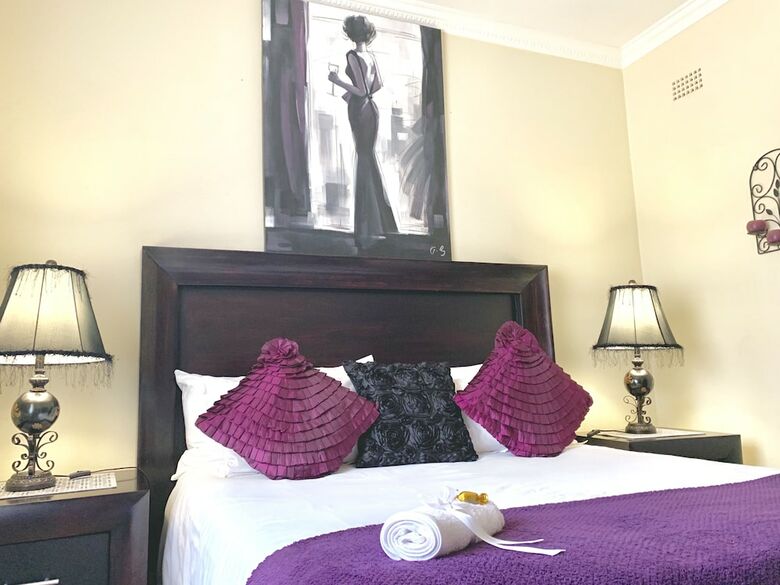 Hostal La Barune Guest House