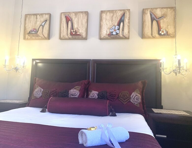 Hostal La Barune Guest House