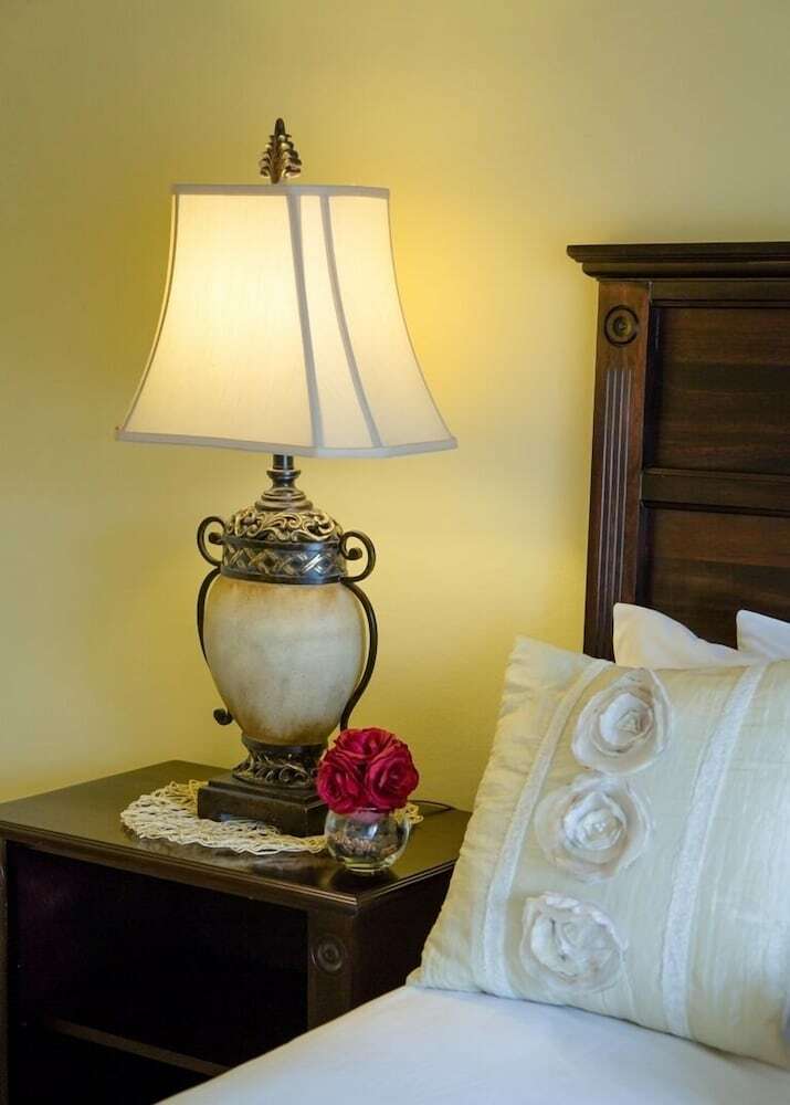 Hostal La Barune Guest House