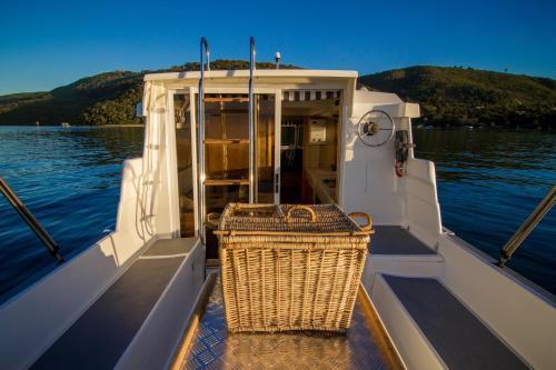Knysna Houseboats