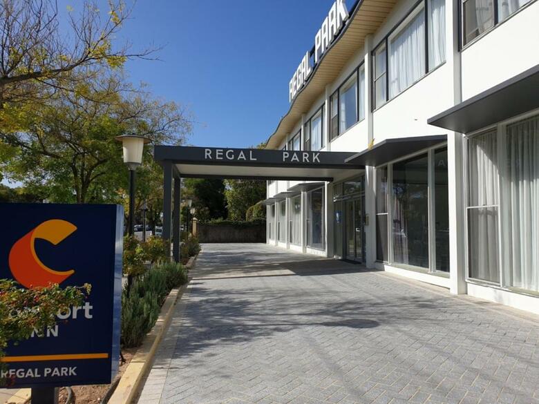 Hotel Regal Park Motor Inn