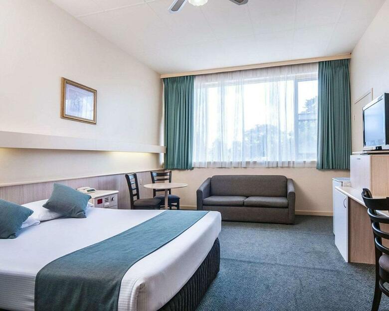 Hotel Regal Park Motor Inn