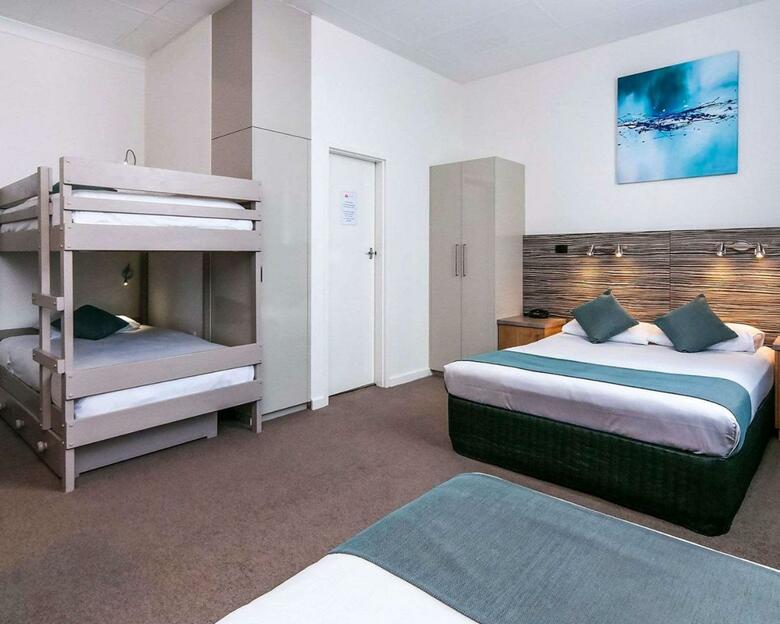 Hotel Regal Park Motor Inn