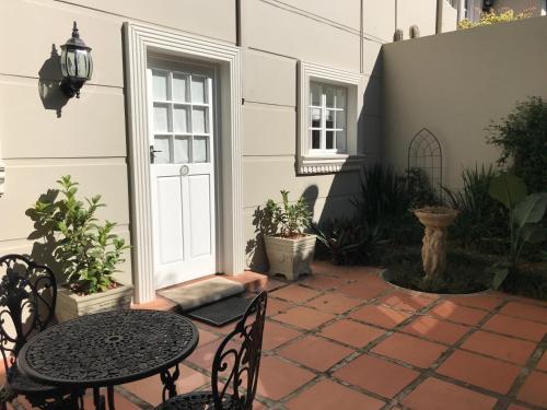 Hostal Valdior Guest House