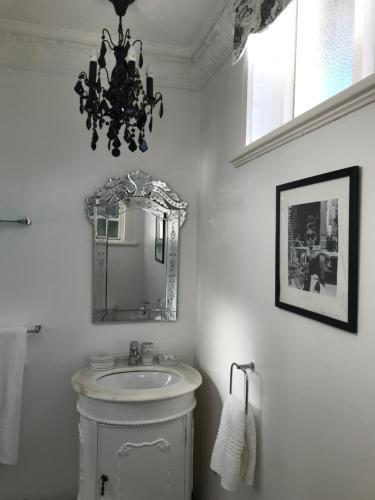 Hostal Valdior Guest House