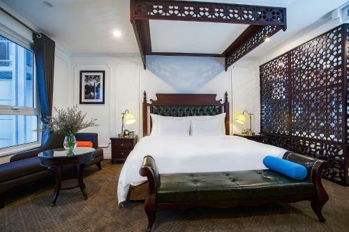 New Era Hotel