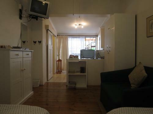 Hostal Dempsey's Guest House