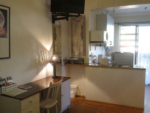 Hostal Dempsey's Guest House