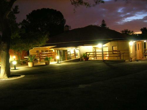 Hostal Dempsey's Guest House