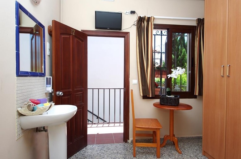 Hostal Pensi�n Aduar