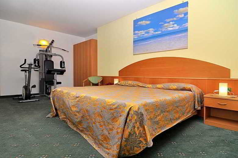 Hotel Ascot Lodging