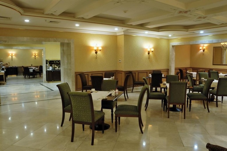 Central Palace Hotel