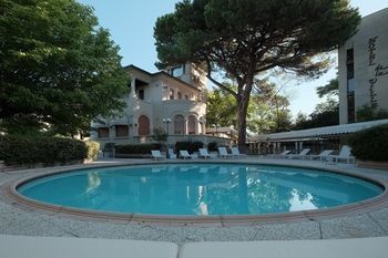 Hotel De La Ville