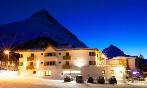 Berghotel Rasis