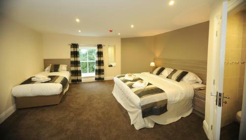 Hotel Queens Arms Country Inn