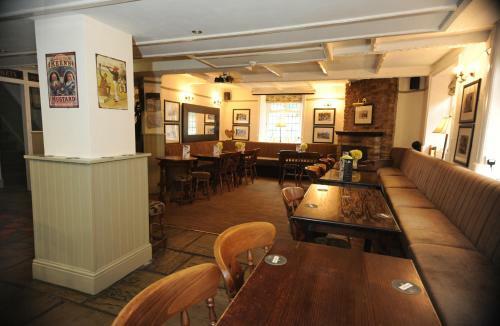 Hotel Queens Arms Country Inn