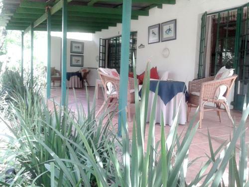 Hostal Riverbend Country House