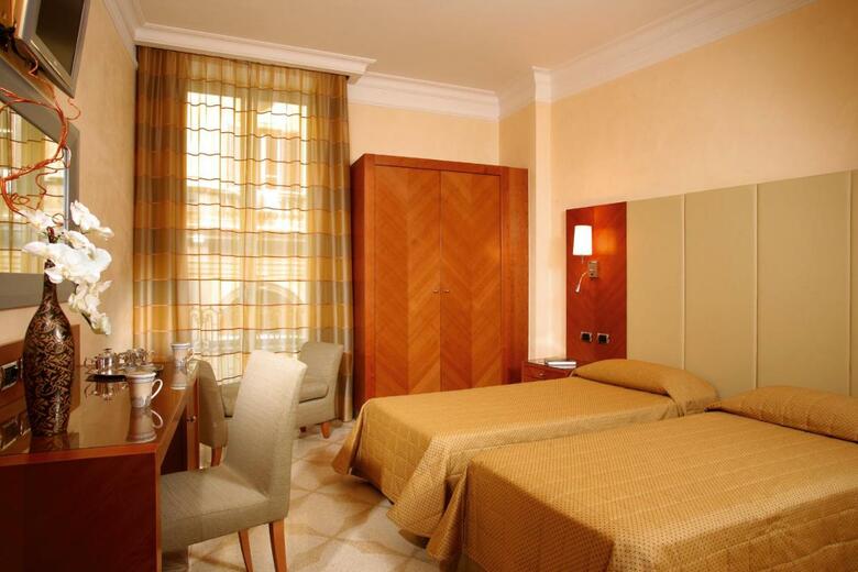 Suite Opera Rooms
