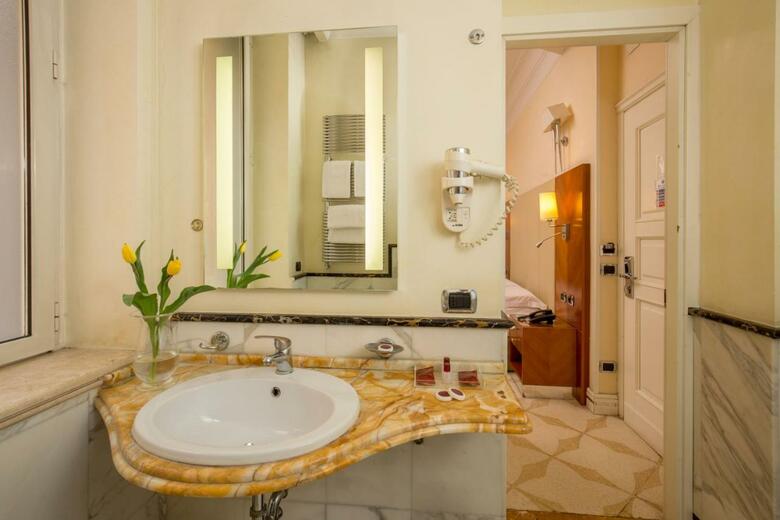 Suite Opera Rooms