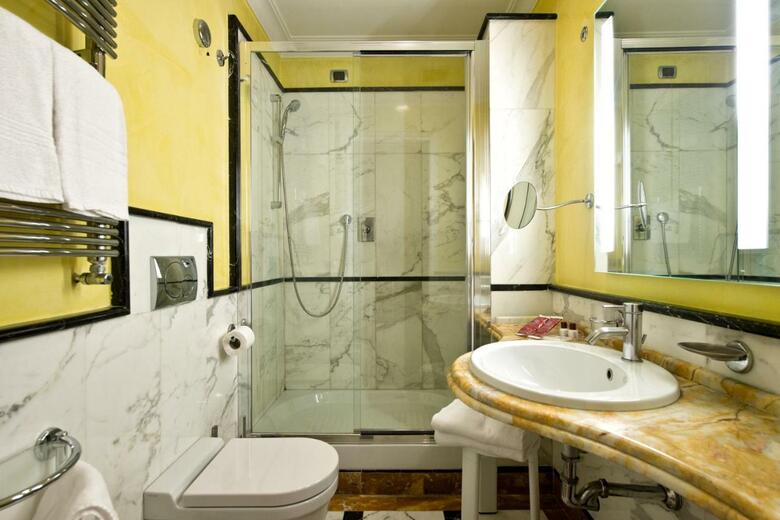 Suite Opera Rooms