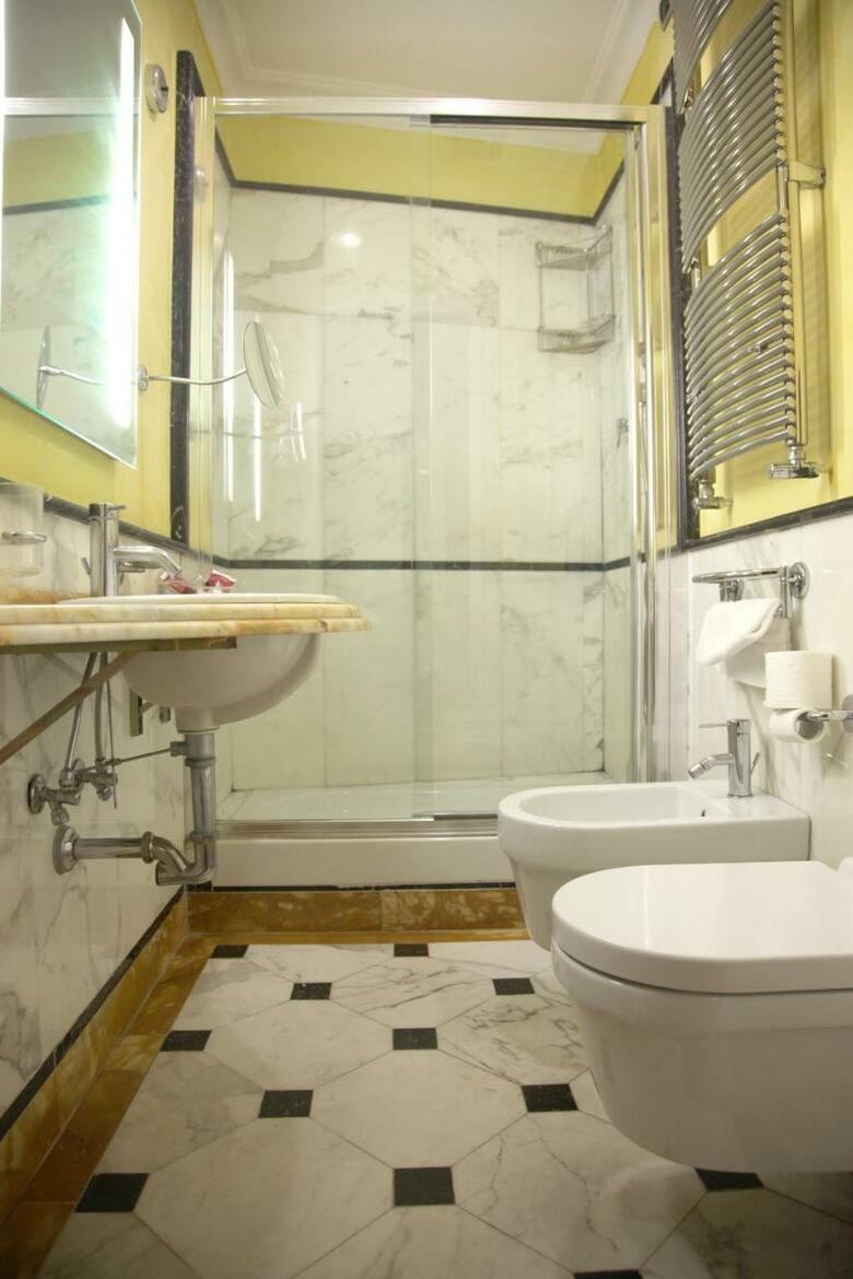 Suite Opera Rooms