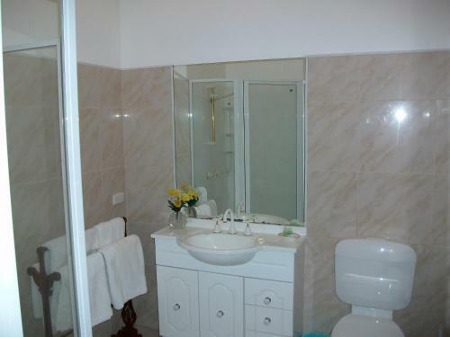 Stella's Dromana Hotel