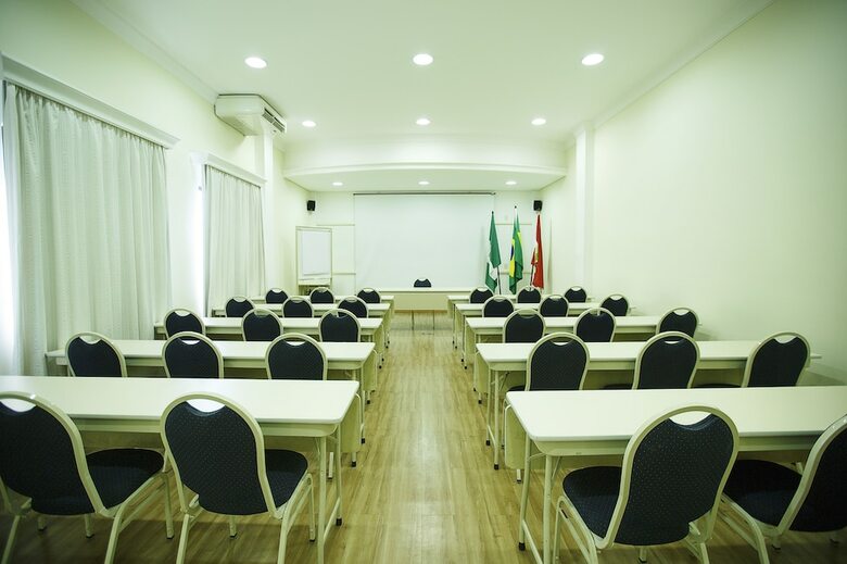 Eston Hotel