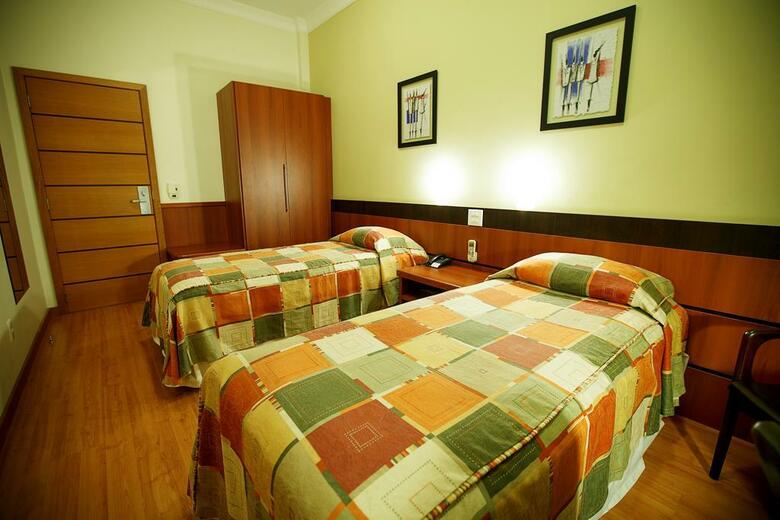 Eston Hotel