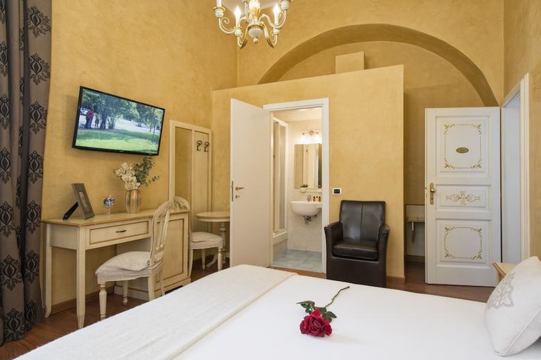 Hostal Navona Tower Relais