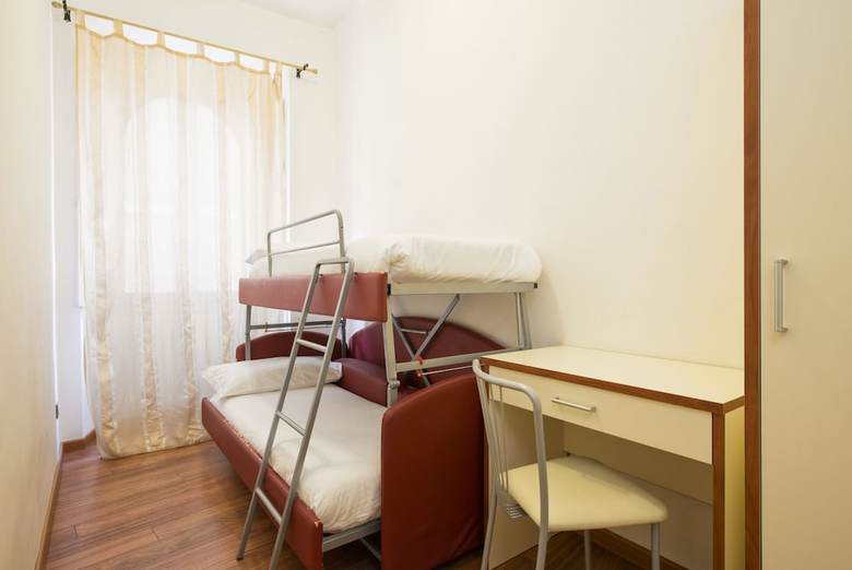Hostal Navona Tower Relais