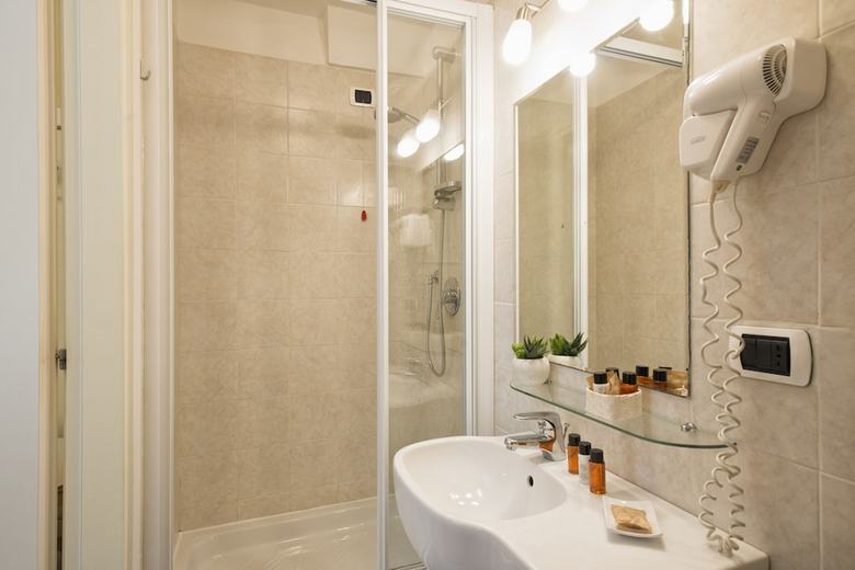 Hostal Navona Tower Relais