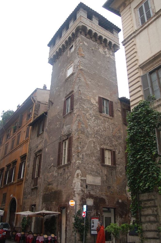 Hostal Navona Tower Relais