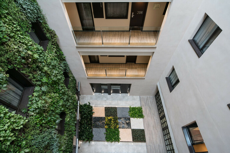 Hotel Catalonia Aviny�
