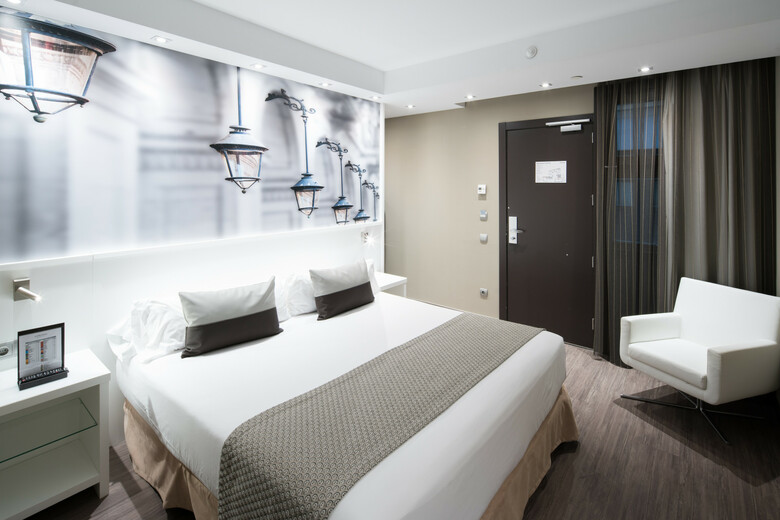 Hotel Catalonia Aviny�