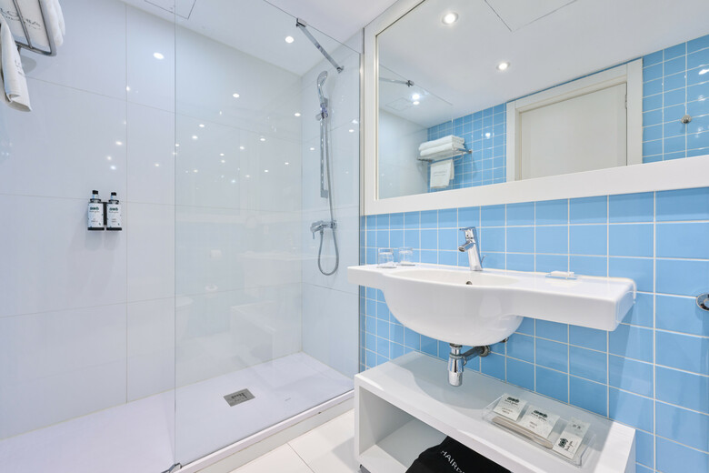 Hotel Catalonia Aviny�