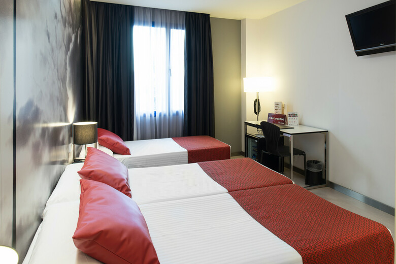 Hotel Catalonia Aviny�