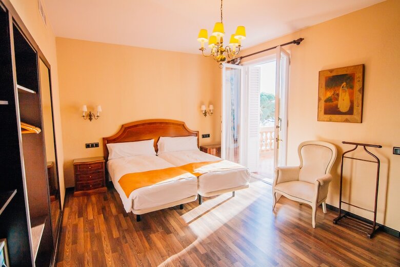 Hotel Roger De Flor Seleqtta