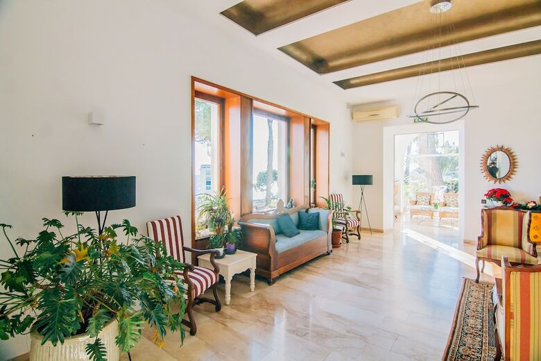 Hotel Roger De Flor Seleqtta