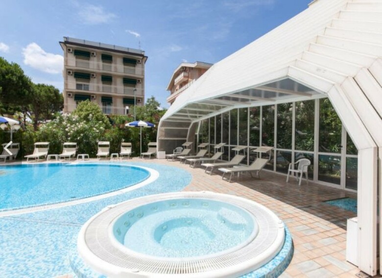 Universal Hotel