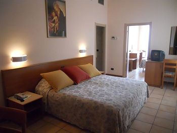 Hotel Pellegrino E Pace