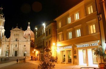 Hotel Pellegrino E Pace