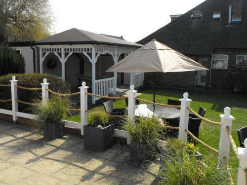 Beachlands Hotel