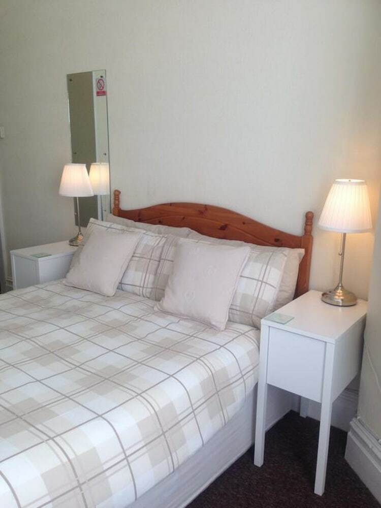 Hostal Kenilworth Guest House