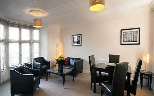 Smiths Hotel