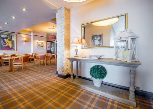 Smiths Hotel