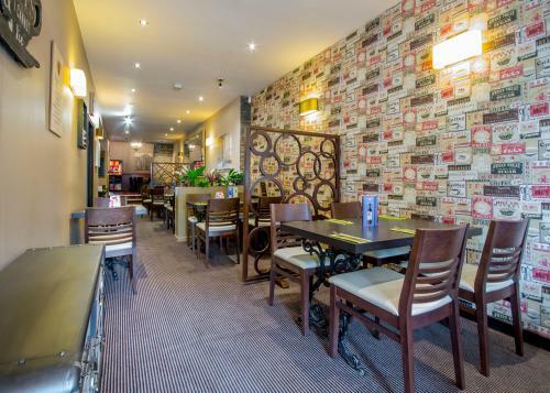 Smiths Hotel